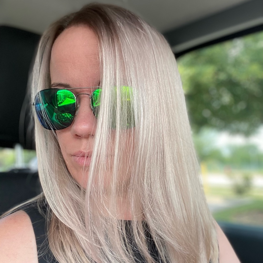 Meet your Posher, Cortney
